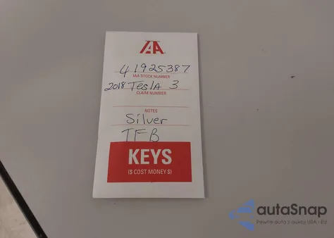 2018 Tesla Model 3 z USA, uszkodzony, nr VIN 5YJ3E1EAXJF060683